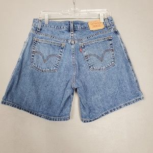 Levi's High waisted Mom Jean Shorts